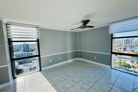 Condo in Aventura, Florida, 2 bedrooms  № 1892966 - photo 30