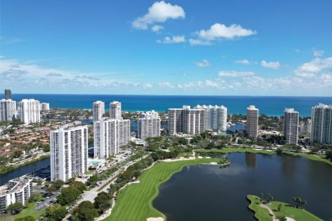 Condo in Aventura, Florida, 2 bedrooms  № 1892966 - photo 3
