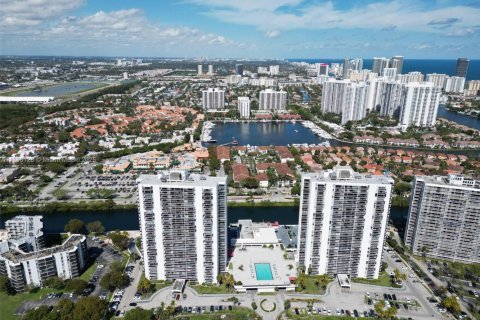 Condo in Aventura, Florida, 2 bedrooms  № 1892966 - photo 4