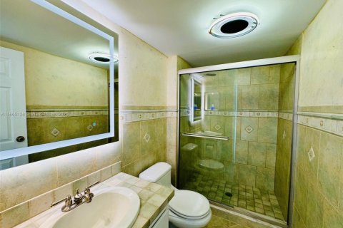 Condo in Aventura, Florida, 2 bedrooms  № 1892966 - photo 21