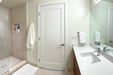 Condo in Miami, Florida, 4 bedrooms  № 2043009 - photo 24