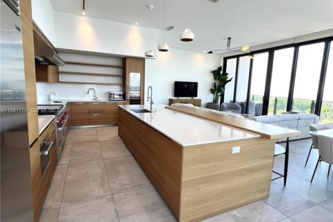 Condo in Miami, Florida, 4 bedrooms  № 2043009 - photo 5