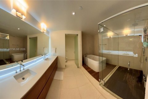 Condo in Miami, Florida, 4 bedrooms  № 2043009 - photo 21