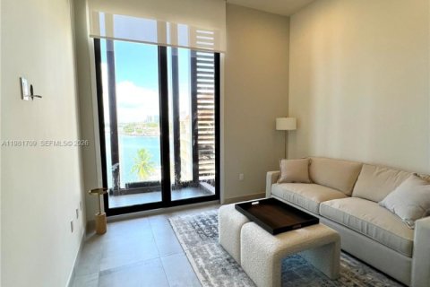 Condo in Miami, Florida, 4 bedrooms  № 2043009 - photo 28