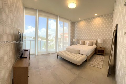 Condo in Miami, Florida, 4 bedrooms  № 2043009 - photo 16
