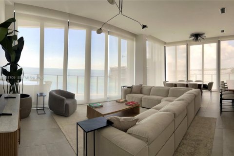 Condo in Miami, Florida, 4 bedrooms  № 2043009 - photo 7