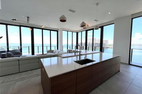 Condo in Miami, Florida, 4 bedrooms  № 2043009