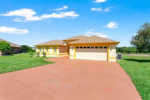House in Leesburg, Florida 3 bedrooms, 275.08 sq.m. № 2195736 - photo 5