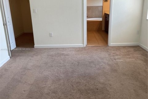 Casa en venta en Miami, Florida, 4 dormitorios, 210.61 m2 № 1500606 - foto 16