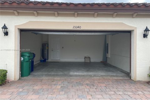 Casa en venta en Miami, Florida, 4 dormitorios, 210.61 m2 № 1500606 - foto 3