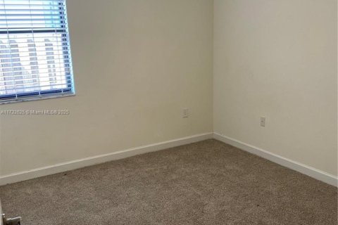 Casa en venta en Miami, Florida, 4 dormitorios, 210.61 m2 № 1500606 - foto 18