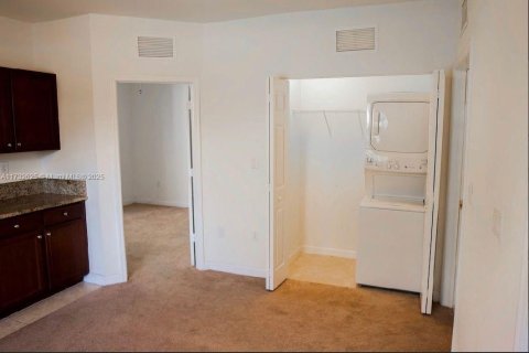 Casa en venta en Miami, Florida, 4 dormitorios, 210.61 m2 № 1500606 - foto 24