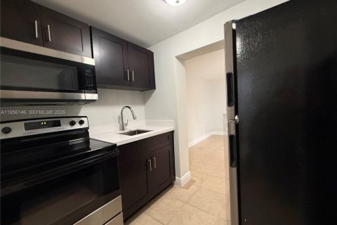 Снять в аренду виллу или дом в Майами, Флорида 156.08м2, № 2022205 - фото 8