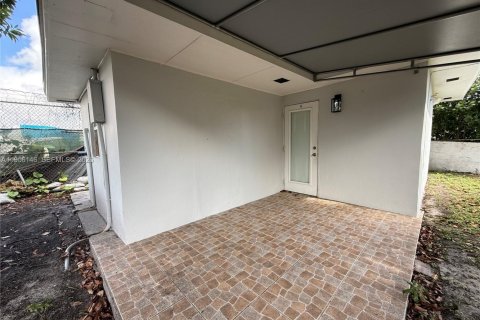 Студия в Майами, Флорида № 2022205