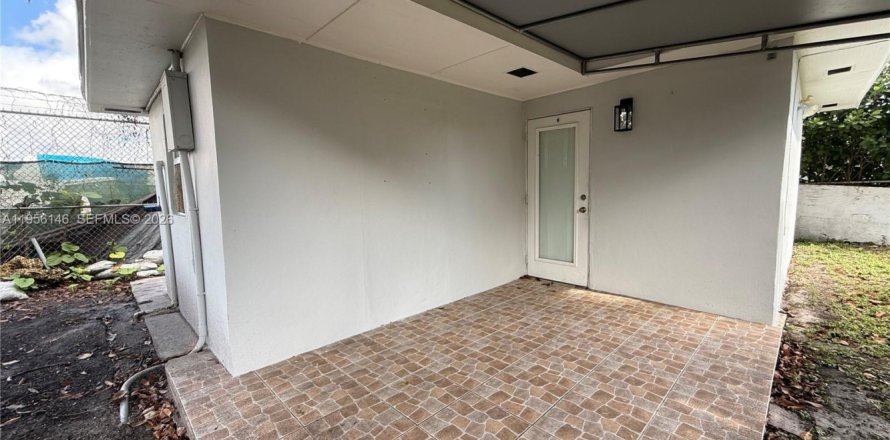 Студия в Майами, Флорида № 2022205