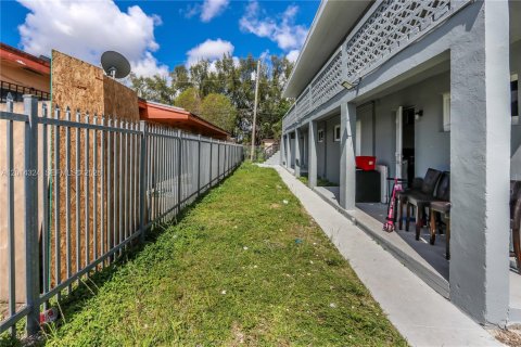 Immobilier commercial à vendre à Florida City, Floride: 287.44 m2 № 2076397 - photo 7