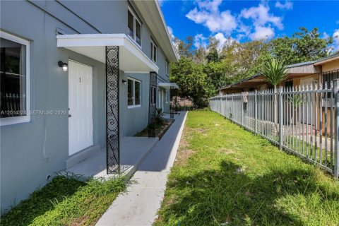Immobilier commercial à vendre à Florida City, Floride: 287.44 m2 № 2076397 - photo 4
