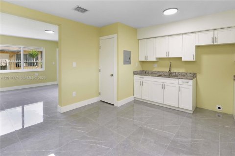 Immobilier commercial à vendre à Florida City, Floride: 287.44 m2 № 2076397 - photo 27