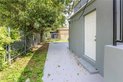 Immobilier commercial à vendre à Florida City, Floride: 287.44 m2 № 2076397 - photo 12