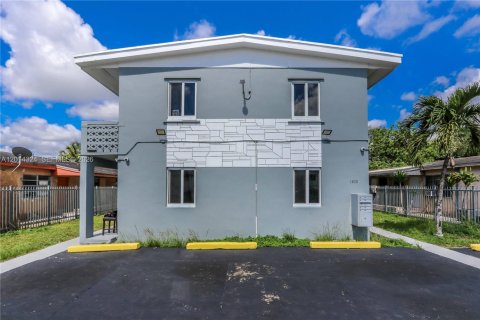 Immobilier commercial à vendre à Florida City, Floride: 287.44 m2 № 2076397 - photo 3
