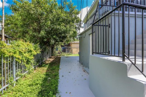 Immobilier commercial à vendre à Florida City, Floride: 287.44 m2 № 2076397 - photo 16