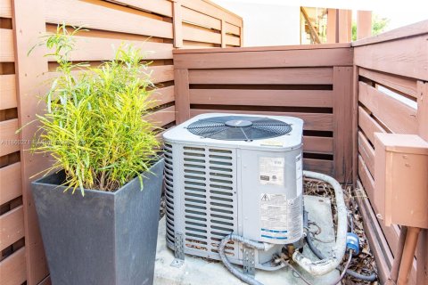 Adosado en venta en Davie, Florida, 3 dormitorios, 143.81 m2 № 1978818 - foto 27