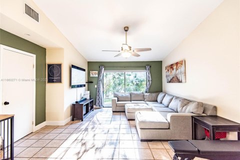 Adosado en Davie, Florida 3 dormitorios, 143.81 m2 № 1978818