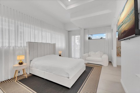 Villa ou maison à louer à Miami Beach, Floride: 3 chambres, 292.92 m2 № 2032916 - photo 15