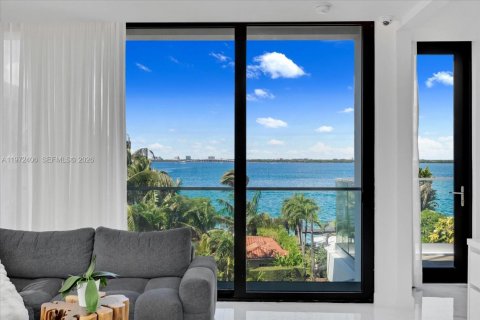 Villa ou maison à louer à Miami Beach, Floride: 3 chambres, 292.92 m2 № 2032916 - photo 22