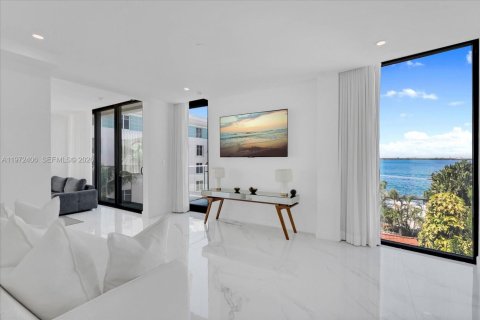 Villa ou maison à louer à Miami Beach, Floride: 3 chambres, 292.92 m2 № 2032916 - photo 25