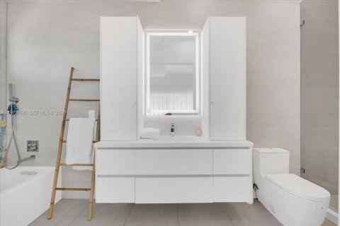 Villa ou maison à louer à Miami Beach, Floride: 3 chambres, 292.92 m2 № 2032916 - photo 19