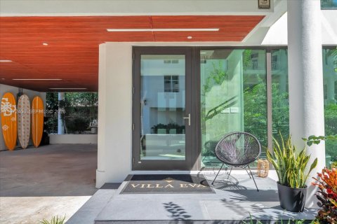 Villa ou maison à louer à Miami Beach, Floride: 3 chambres, 292.92 m2 № 2032916 - photo 3