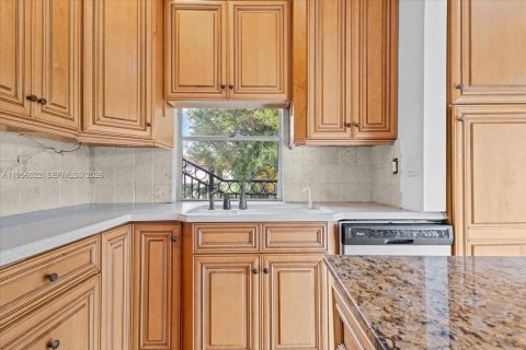 Condo in Davie, Florida, 2 bedrooms  № 2010413 - photo 29