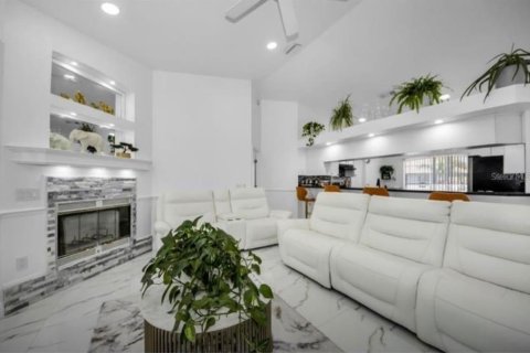 Casa en venta en New Port Richey, Florida, 4 dormitorios, 216.65 m2 № 2386308 - foto 7