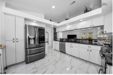 Casa en venta en New Port Richey, Florida, 4 dormitorios, 216.65 m2 № 2386308 - foto 11