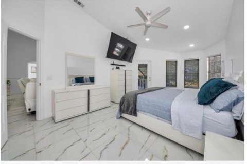 Casa en venta en New Port Richey, Florida, 4 dormitorios, 216.65 m2 № 2386308 - foto 17
