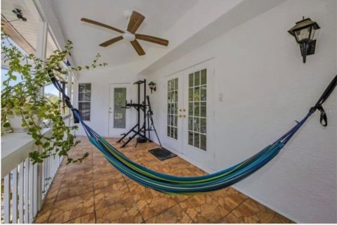 Casa en venta en New Port Richey, Florida, 4 dormitorios, 216.65 m2 № 2386308 - foto 30