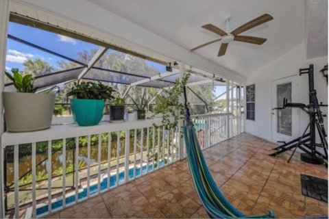 Casa en venta en New Port Richey, Florida, 4 dormitorios, 216.65 m2 № 2386308 - foto 29