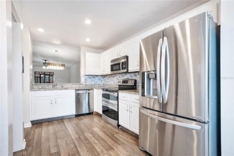 Villa ou maison à vendre à Kissimmee, Floride: 3 chambres, 128.3 m2 № 2096363 - photo 14