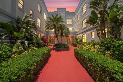 Condominio en venta en Miami Beach, Florida, 1 dormitorio, 48.31 m2 № 1784022 - foto 1