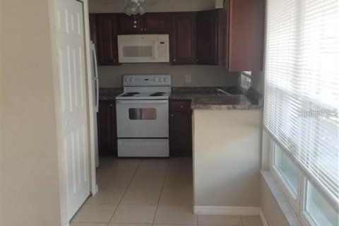 Apartment in Englewood, Florida 2 bedrooms, 83.61 sq.m. № 1745414 - photo 4