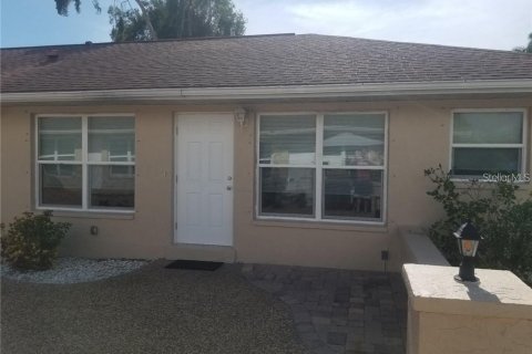Apartamento en alquiler en Englewood, Florida, 2 dormitorios, 83.61 m2 № 1745414 - foto 1