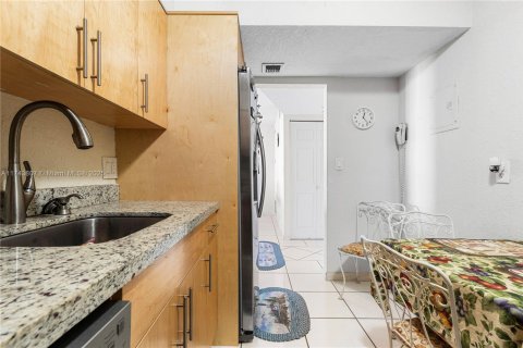 Condominio en venta en Pompano Beach, Florida, 1 dormitorio, 68.56 m2 № 1992765 - foto 4