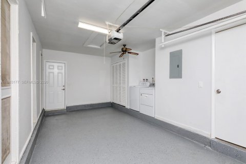 Купить виллу или дом в Корал-Спрингс, Флорида 3 спальни, 122.35м2, № 2024234 - фото 14