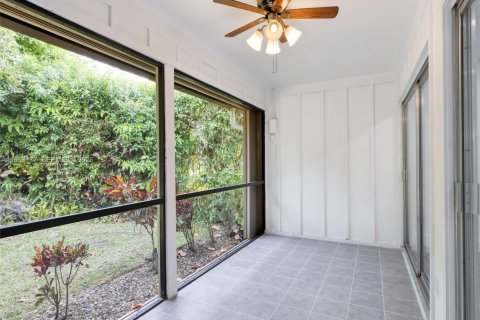 Купить виллу или дом в Корал-Спрингс, Флорида 3 спальни, 122.35м2, № 2024234 - фото 22