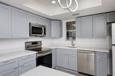 Купить виллу или дом в Корал-Спрингс, Флорида 3 спальни, 122.35м2, № 2024234 - фото 3