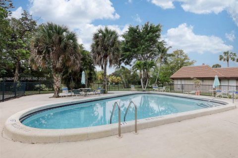 Купить виллу или дом в Корал-Спрингс, Флорида 3 спальни, 122.35м2, № 2024234 - фото 10