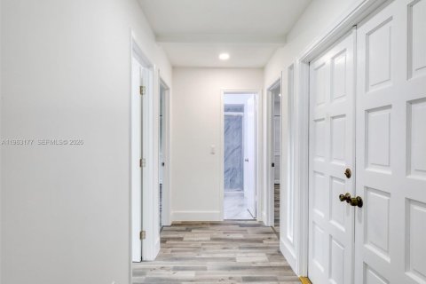 Купить виллу или дом в Корал-Спрингс, Флорида 3 спальни, 122.35м2, № 2024234 - фото 20