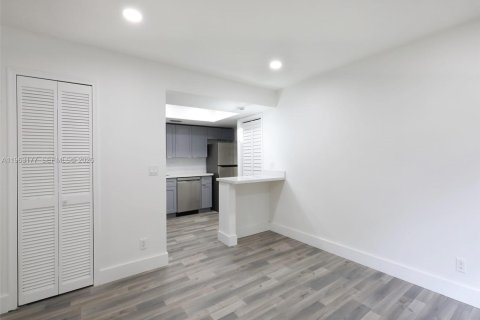 Купить виллу или дом в Корал-Спрингс, Флорида 3 спальни, 122.35м2, № 2024234 - фото 27