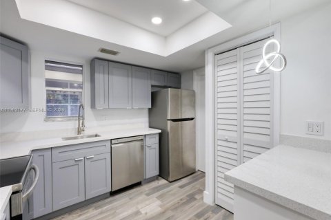 Купить виллу или дом в Корал-Спрингс, Флорида 3 спальни, 122.35м2, № 2024234 - фото 25